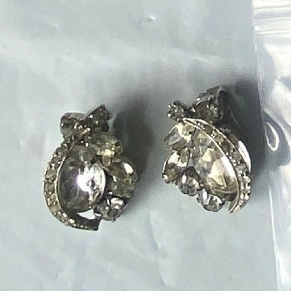 Rhinestone Cluster Earrings‎ Silver Tone Sparkle Glamorous Statement